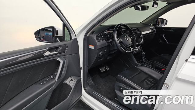 Volkswagen Tiguan 2018 — photo 13