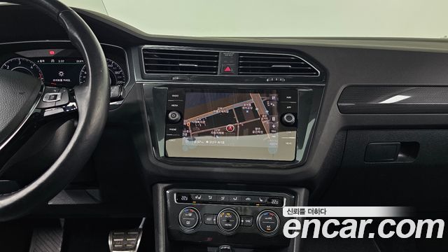 Volkswagen Tiguan 2018 — photo 20