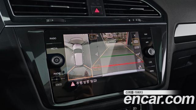 Volkswagen Tiguan 2018 — photo 21