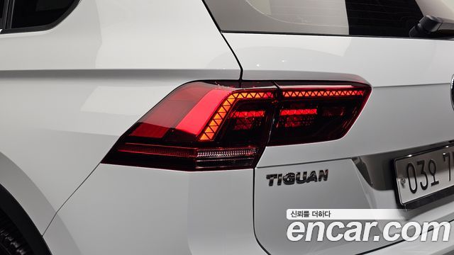 Volkswagen Tiguan 2018 — photo 9