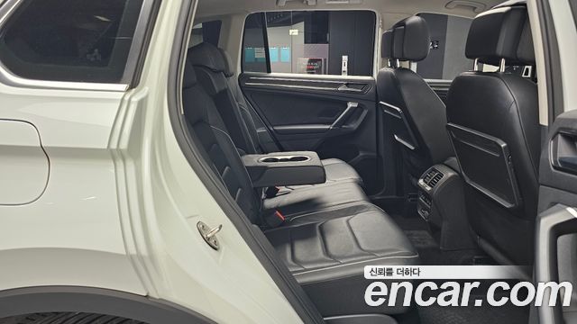 Volkswagen Tiguan 2018 — photo 16