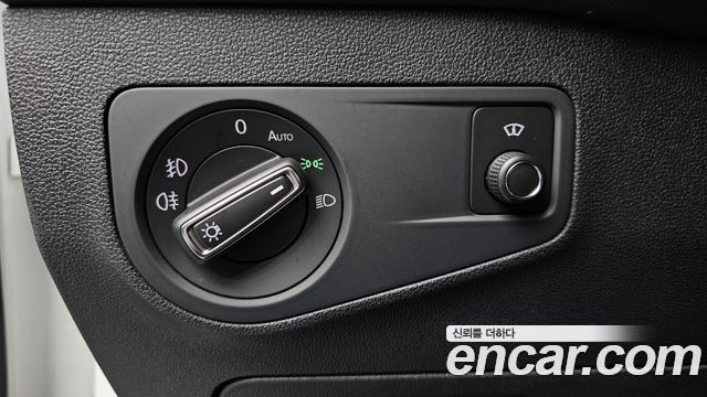Volkswagen Tiguan 2018 — photo 27