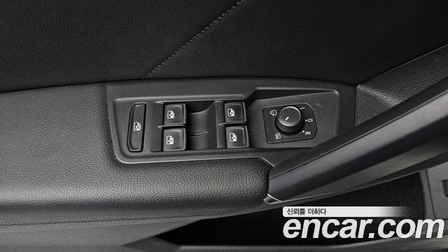 Volkswagen Tiguan 2018 — photo 28