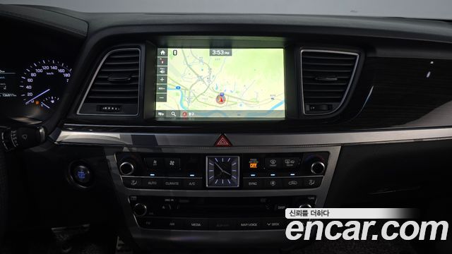 Genesis G80 2018 — photo 21