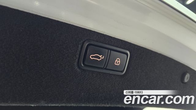 Genesis G80 2018 — photo 26