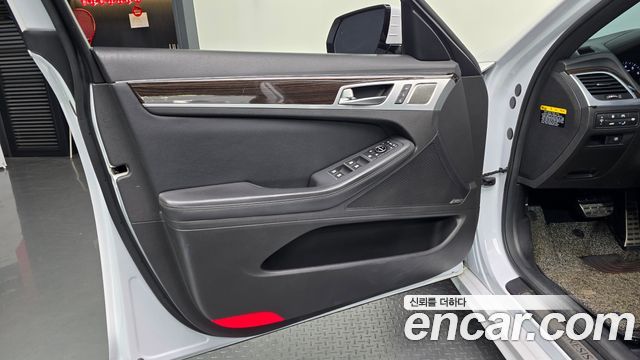 Genesis G80 2018 — photo 14
