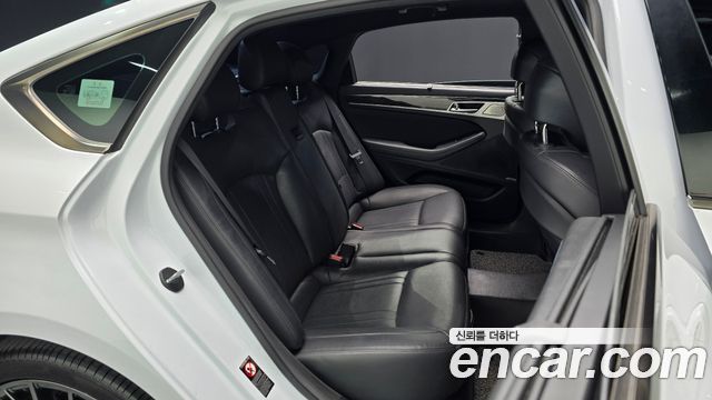Genesis G80 2018 — photo 16