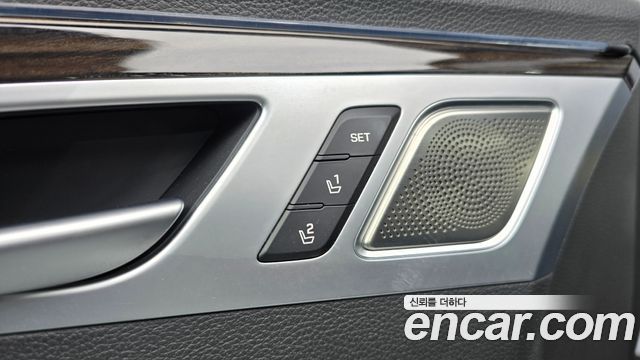 Genesis G80 2018 — photo 31