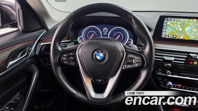 BMW 5-Series 2018 — photo 19