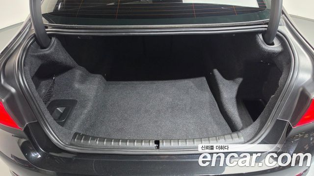 BMW 5-Series 2018 — photo 22