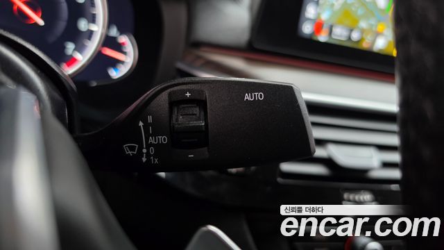 BMW 5-Series 2018 — photo 24