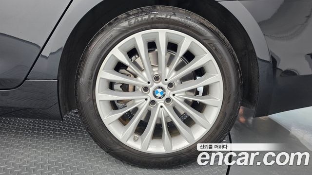 BMW 5-Series 2018 — photo 7