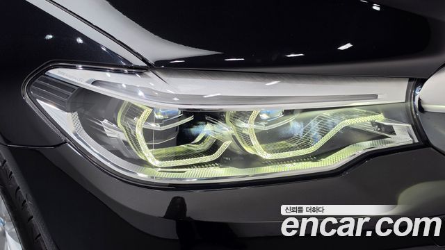 BMW 5-Series 2018 — photo 8