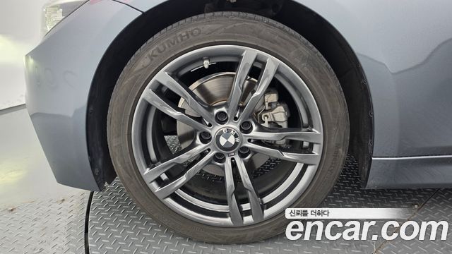 BMW 3-Series 2018 — photo 5