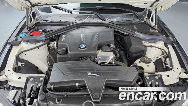 BMW 3-Series 2018 — photo 6