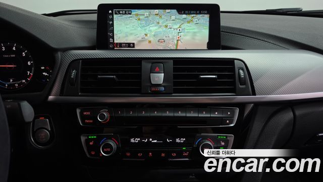 BMW 3-Series 2018 — photo 19