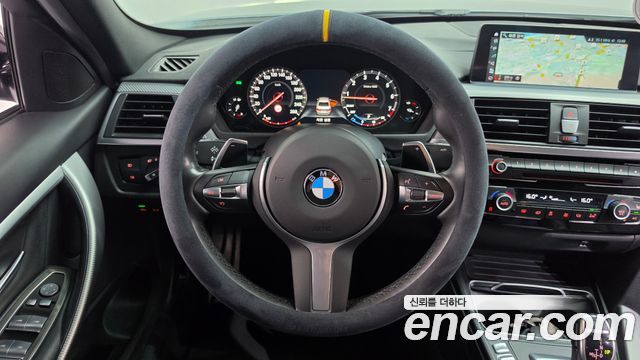 BMW 3-Series 2018 — photo 20