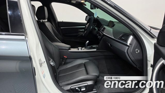 BMW 3-Series 2018 — photo 16