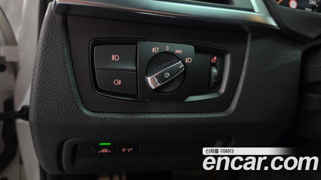 BMW 3-Series 2018 — photo 28