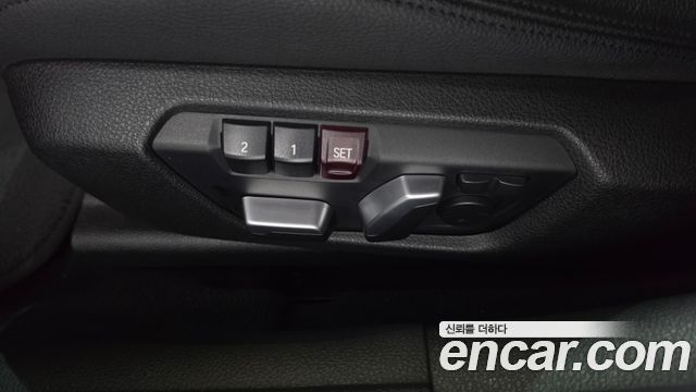 BMW 3-Series 2018 — photo 31