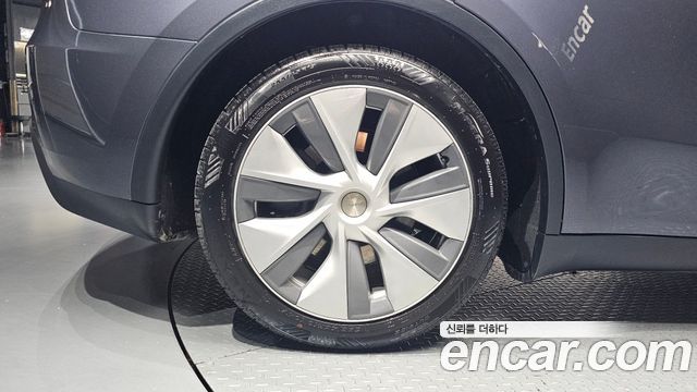 Tesla Model Y 2024 — photo 5