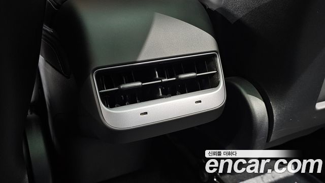 Tesla Model Y 2024 — photo 27