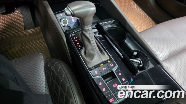 Kia K7 2018 — photo 12