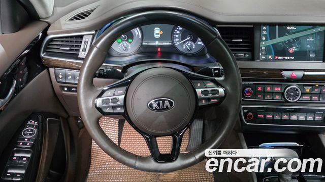 Kia K7 2018 — photo 19