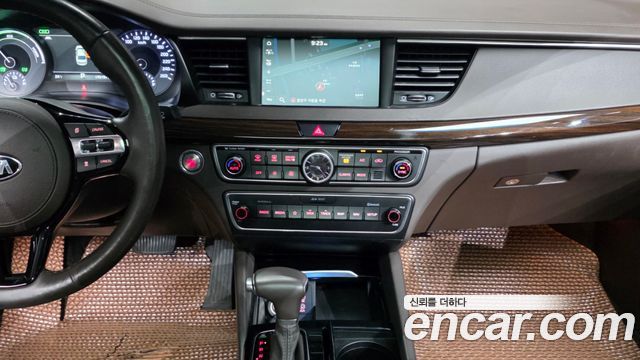 Kia K7 2018 — photo 20