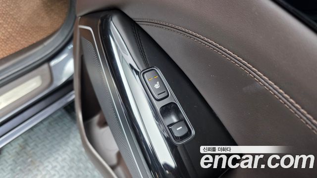 Kia K7 2018 — photo 25