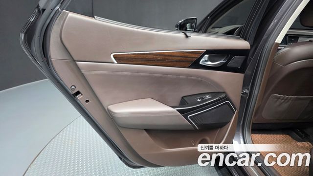 Kia K7 2018 — photo 15