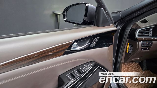 Kia K7 2018 — photo 28