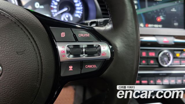 Kia K7 2018 — photo 29