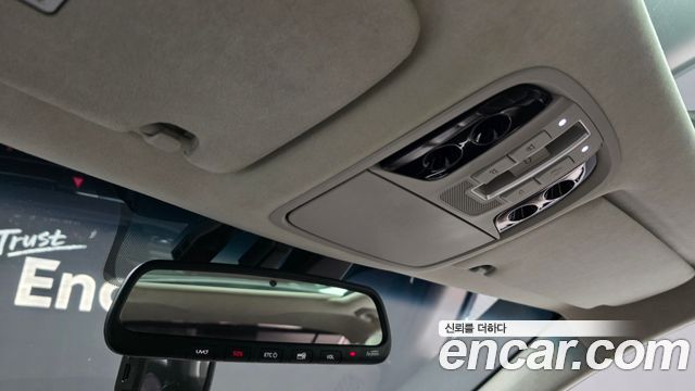 Kia K7 2018 — photo 30