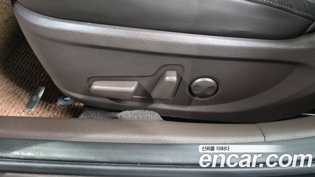 Kia K7 2018 — photo 31