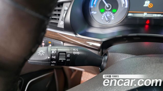 Kia K7 2018 — photo 33