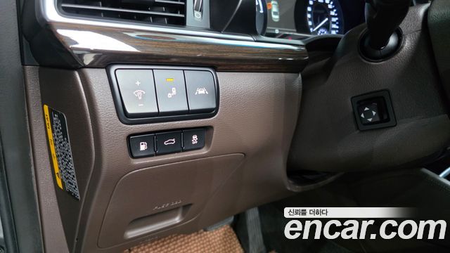 Kia K7 2018 — photo 37