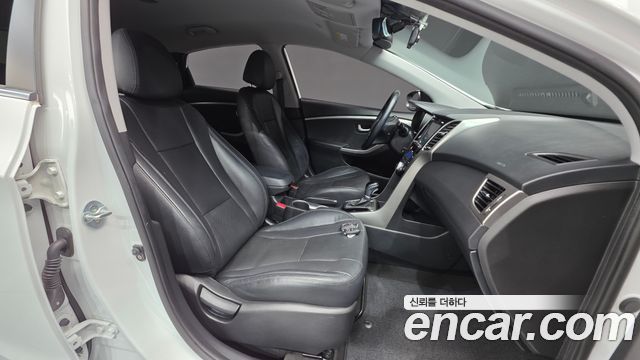 Hyundai i30 2016 — photo 13