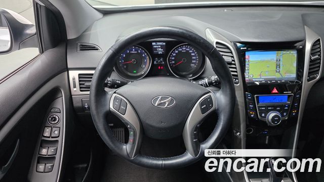 Hyundai i30 2016 — photo 20