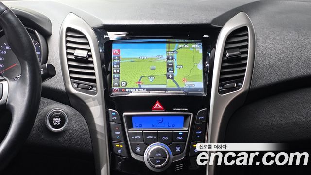 Hyundai i30 2016 — photo 23