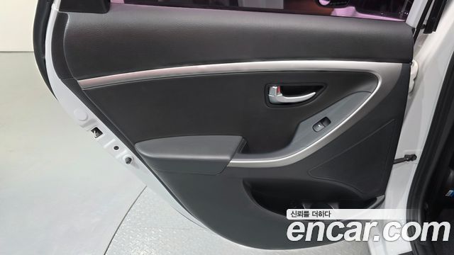 Hyundai i30 2016 — photo 15