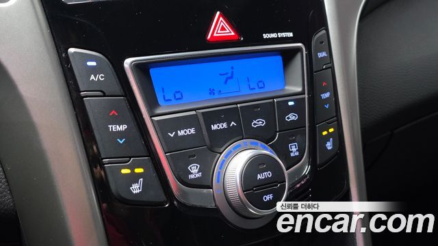 Hyundai i30 2016 — photo 27