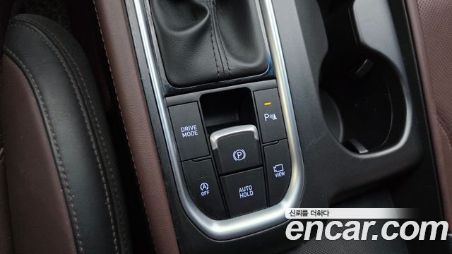 Hyundai Santafe 2019 — photo 28