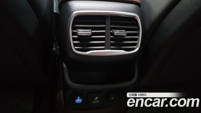 Hyundai Santafe 2019 — photo 33
