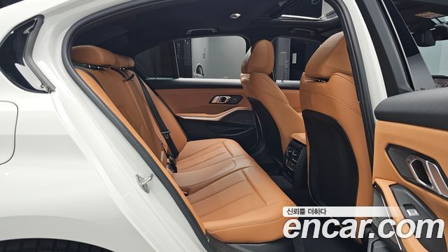 BMW 3-Series 2025 — photo 17