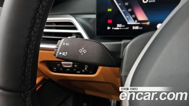 BMW 3-Series 2025 — photo 21