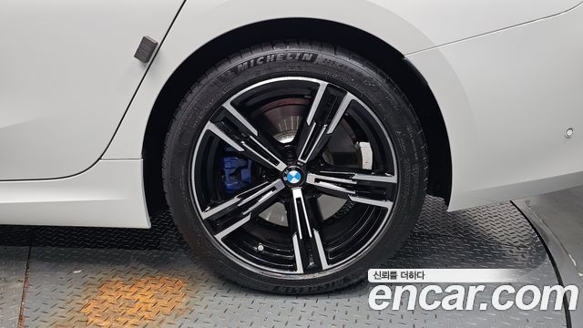 BMW 3-Series 2025 — photo 7