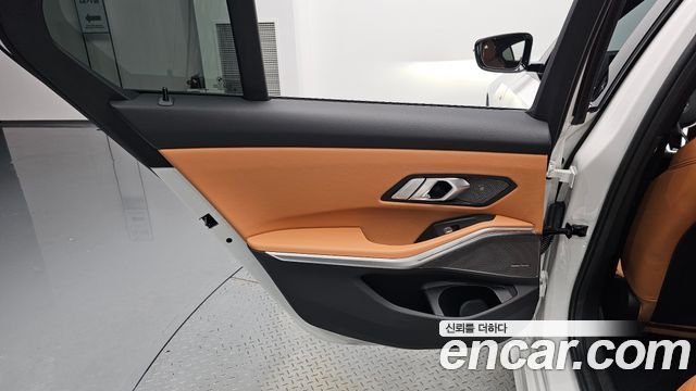 BMW 3-Series 2025 — photo 15