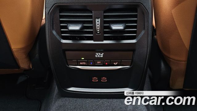 BMW 3-Series 2025 — photo 29