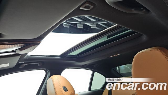 BMW 3-Series 2025 — photo 32